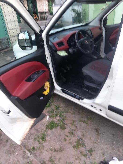 Продам Fiat добло 1.6 турбо дизель .Грузовик максимальна база.