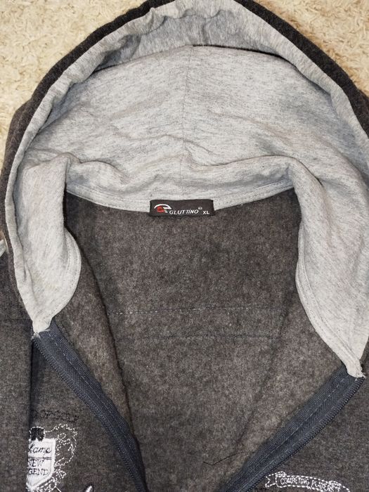 Тепла чорна кофта