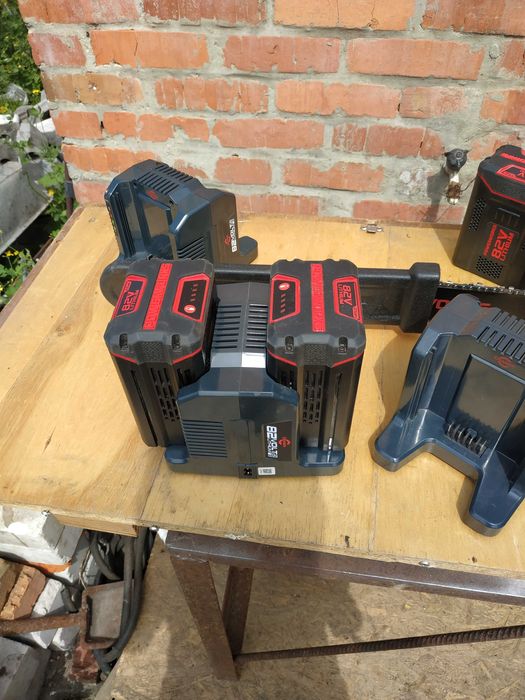 цепная аккумуляторная пила Powerworks 82V