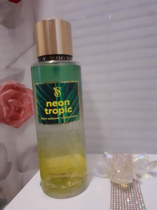 'Victoria's Secret', Neon Tropić, mgiełka do ciała z USA, 250ml.