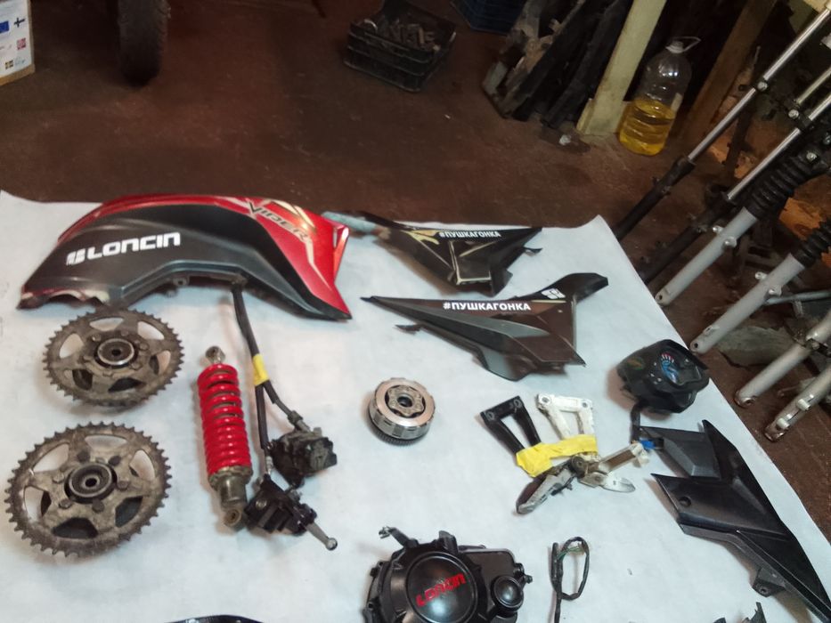 Пластик.Viper cr 5 Loncin cr4.Та інші Запчастини Оригінал ФАРИ Кроштей