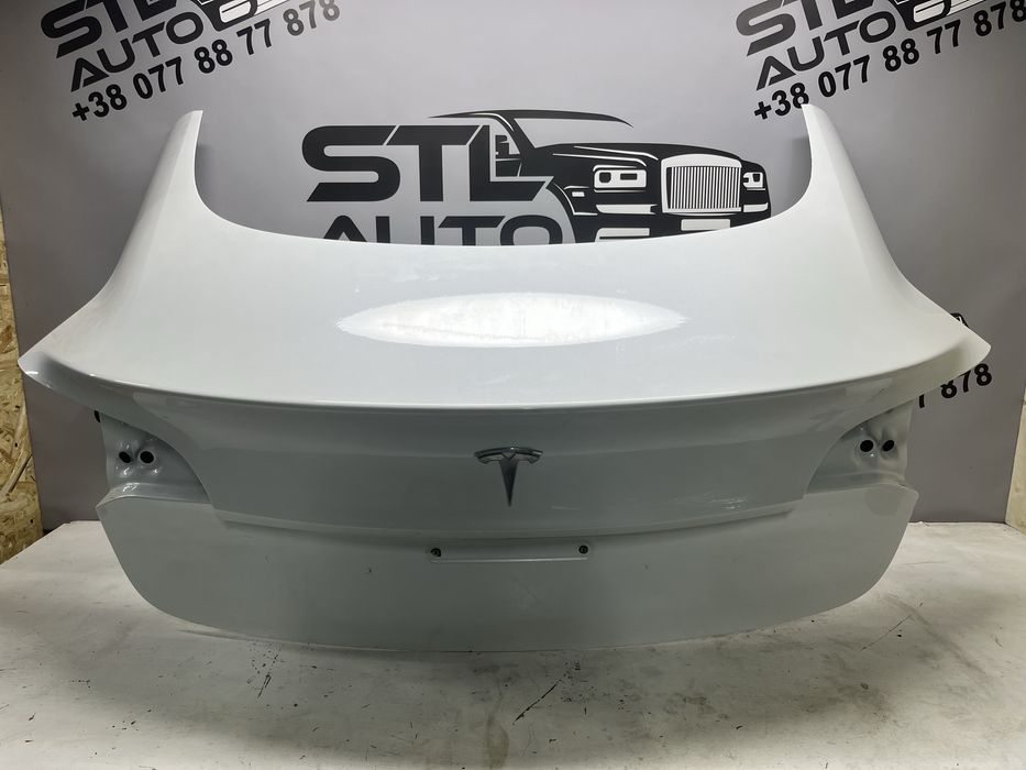 Кришка  Tesla Model 3