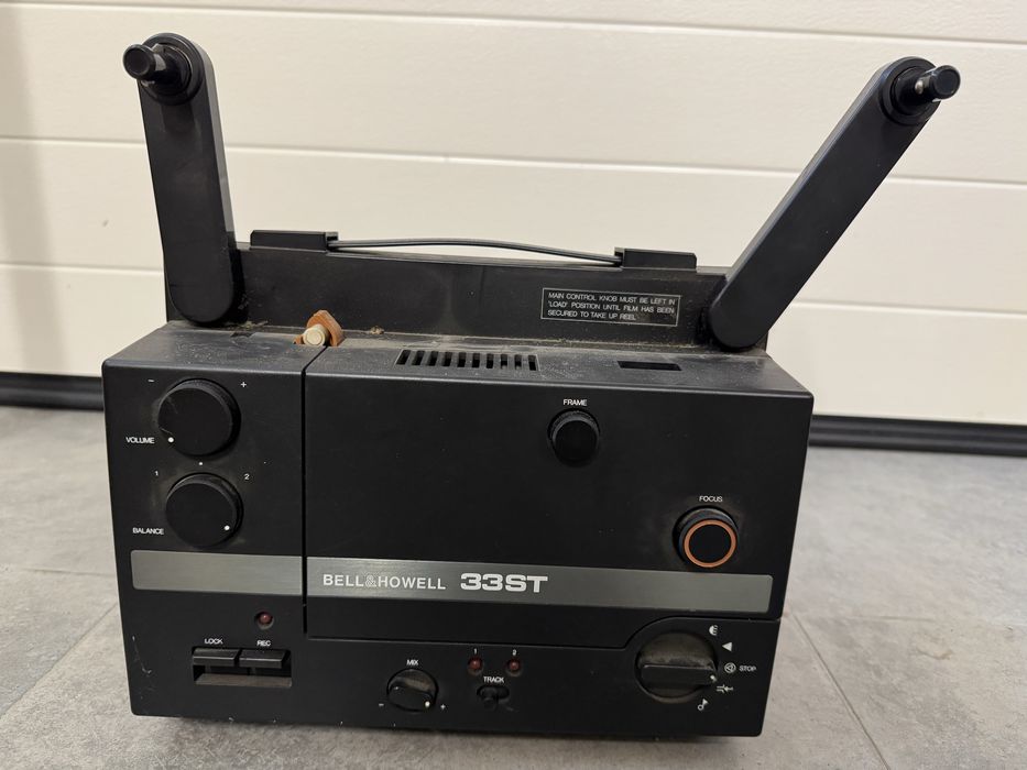 Projektor vintage Bell & Howell 33 ST