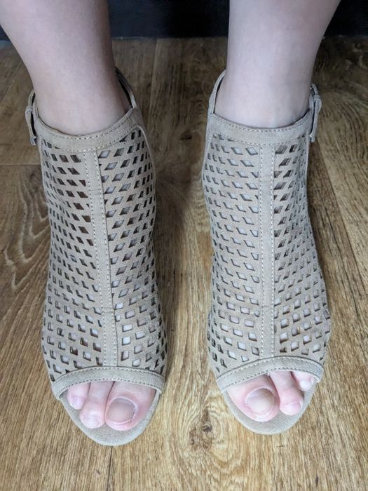 Женские бежевые босоножки 41-41,5 размер