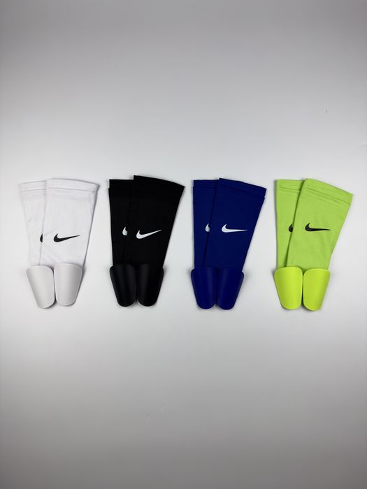 Футбольний комплект (футьольні щитки + футбольні тримачі)