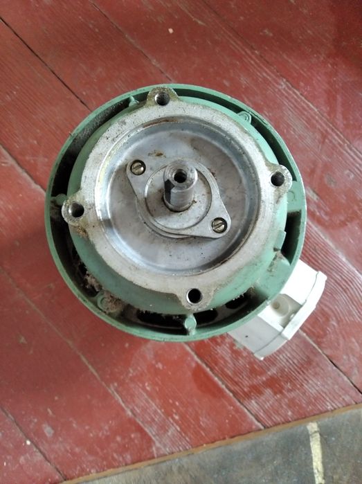 Електродвигун швейної машинки