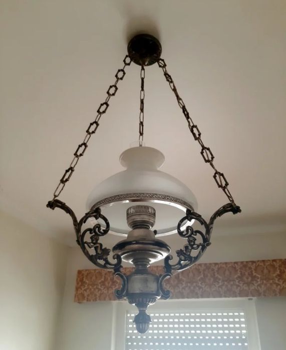 Candeeiro de tecto em estanho