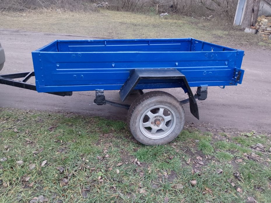 Легковий причіп.