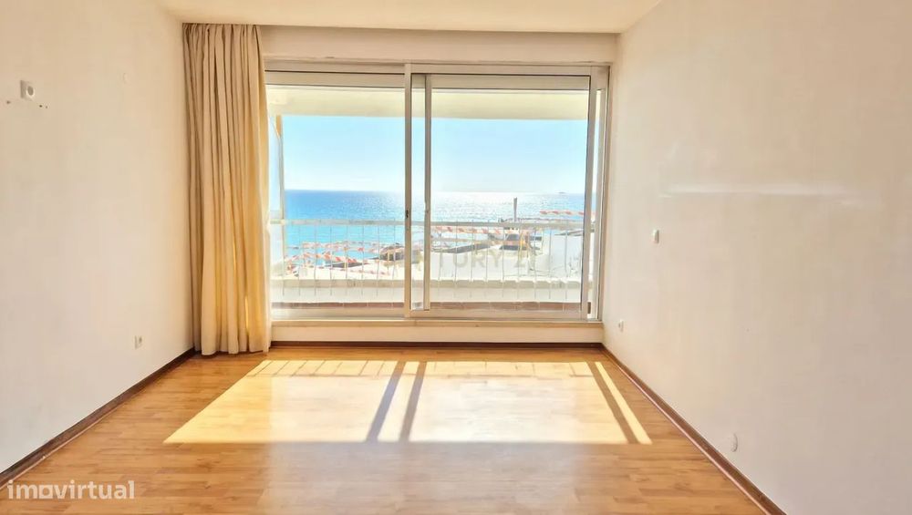 Apartamento T2 com Vista Mar em Sesimbra, Setúbal