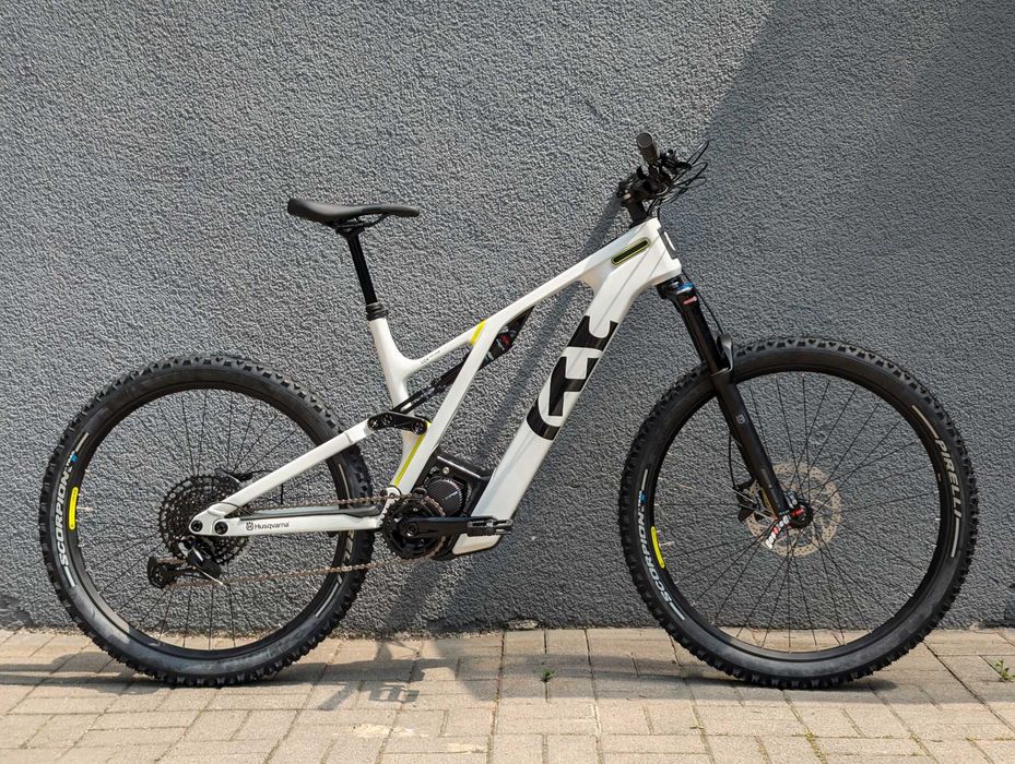Rower elektryczny Husqvarna LC4, karbon, 720 Wh, 85 Nm, rozmiary M, L