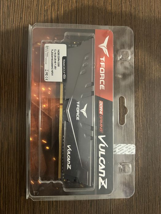 Descida de preço RAM TeamGroup T-Force Vulcan Z 16GB DDR4 3200MHz CL16 (1x16GB)