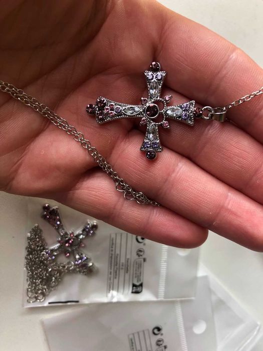 Модні жіночі підвіски з цирконовим хрестиком