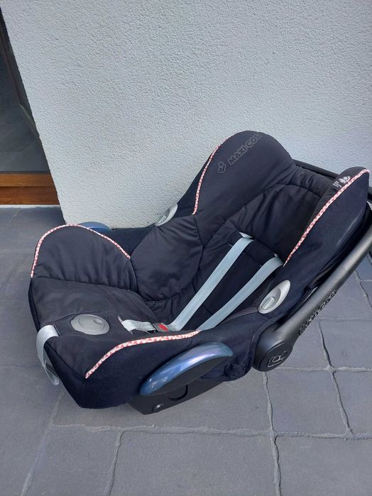 Foteliki + baza maxi cosi