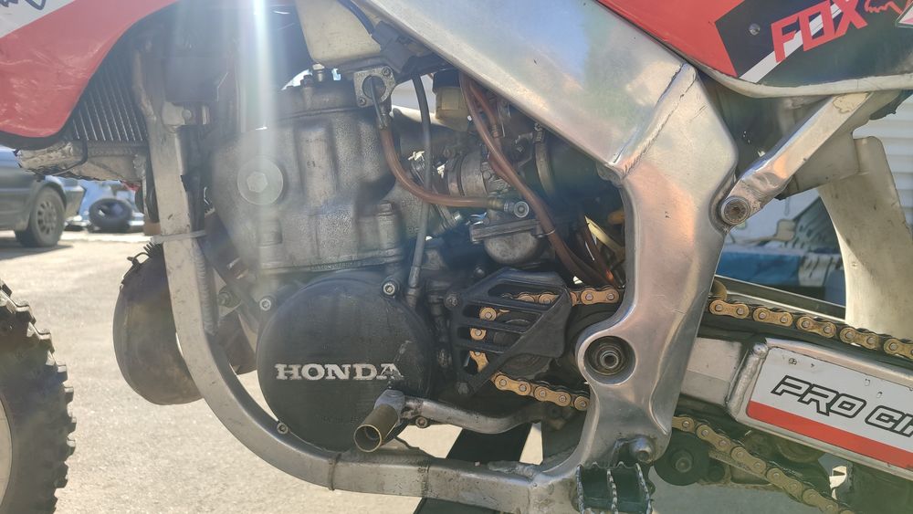 Продам двотактний кросовий мотоцикл Honda CR250R