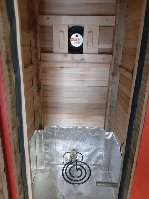 Электрическая коптильня горячего и холодного копчения на 25 кг.