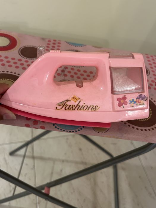 Tabua de passar a ferro de brincar + ferro de brincar