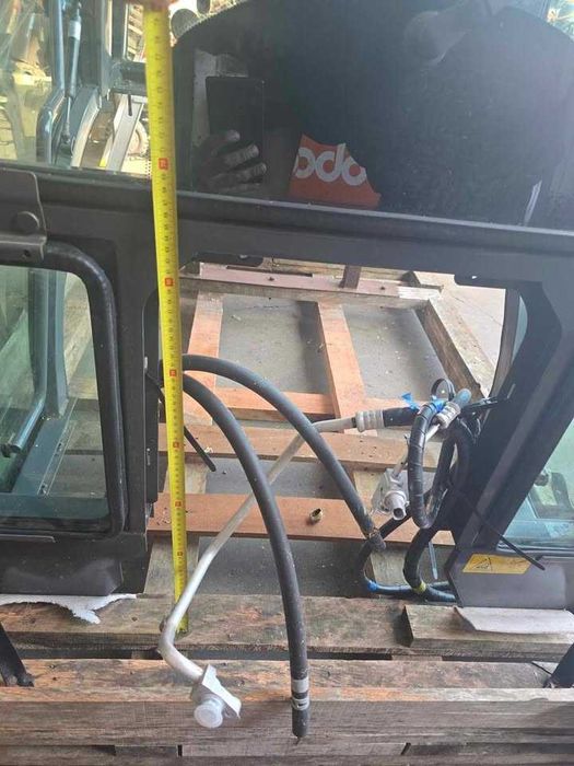 Cabina para trator agricola com suportes-Nova