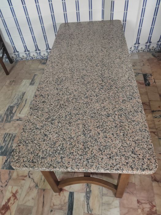 Mesa tampo em granito