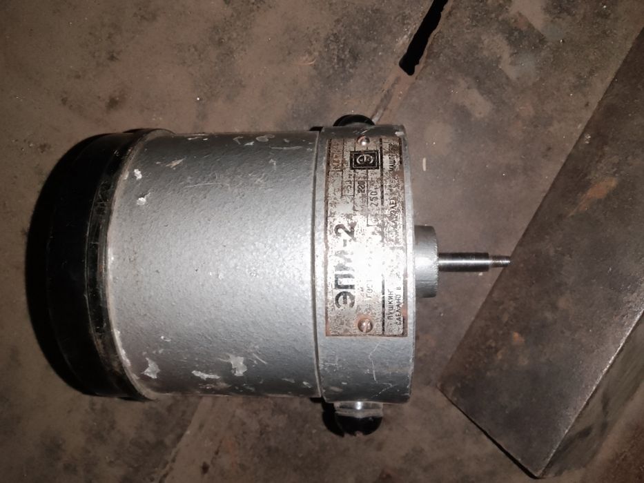 Продам електро двигун 220/380 v