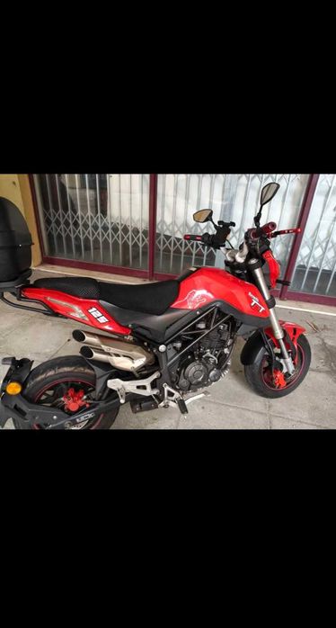 Mota TNT 125 cc, ideal para tem carta de carro