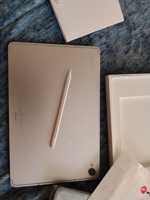 Tablet Samsung s11 z etui i szybka