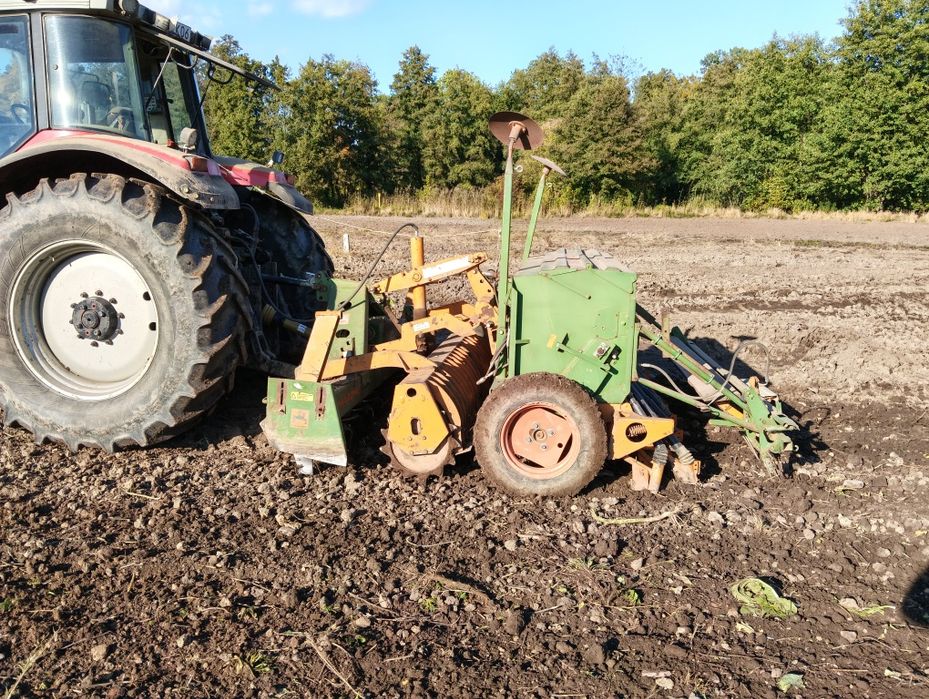 Agregat  uprawowo siewny  smażone ke 30 i siewnik D7 30 E
Więcej informacji pod numerem
