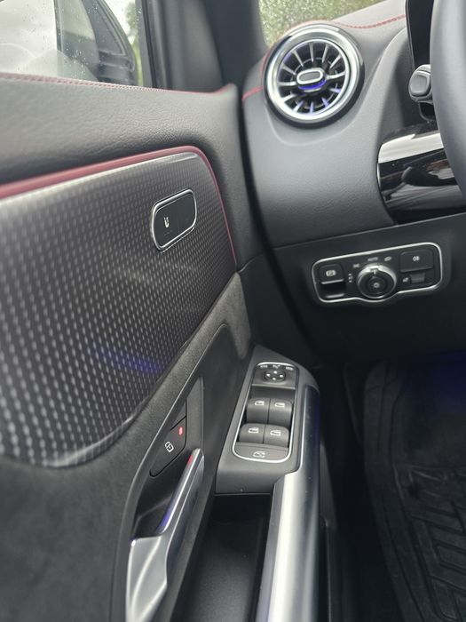 Mercedes Benz EQA 250+ AMG Line premium