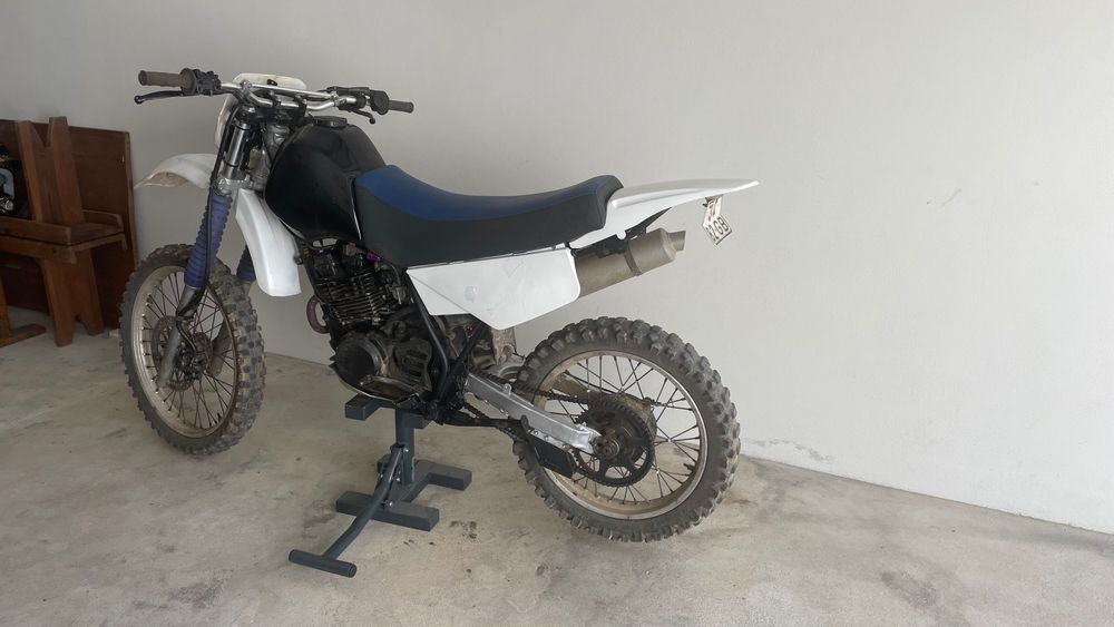 Mota yamaha XT 350 matriculada