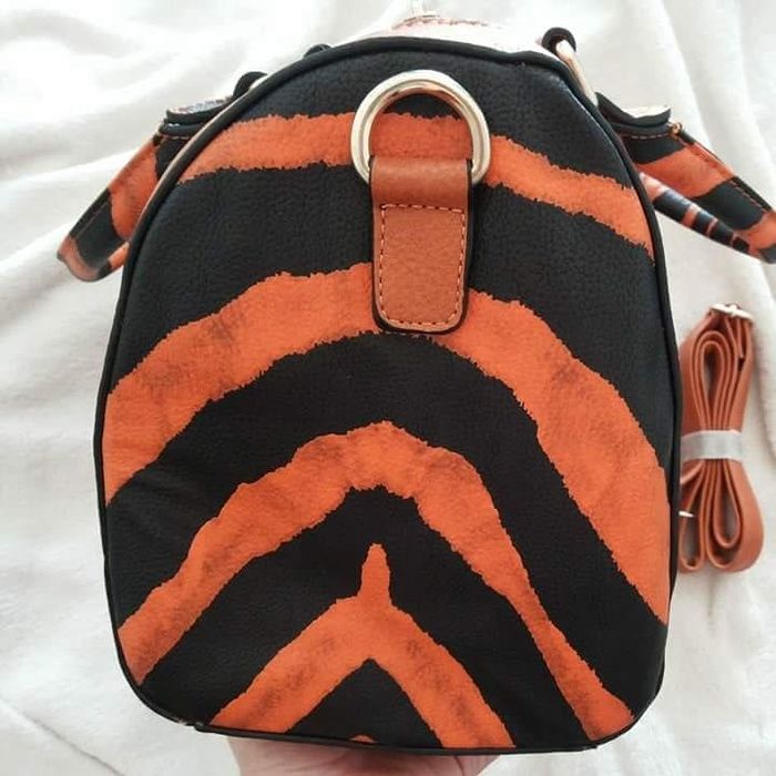 Malote Preto e Laranja (Portes Grátis)