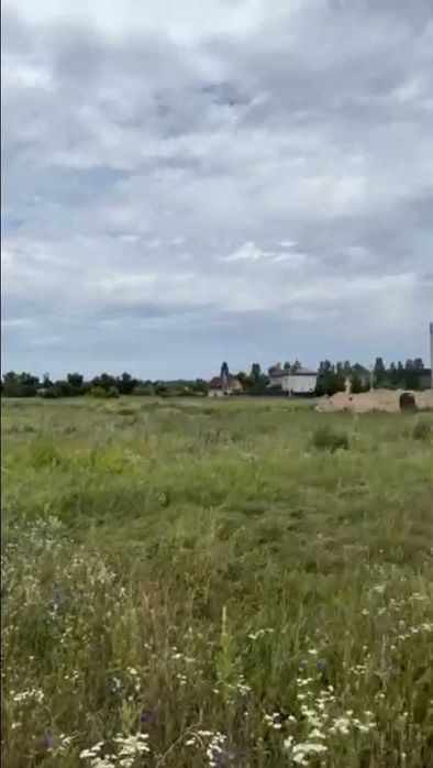 Переспективна ділянка. Сусіди живуть. Район що активно розвивається