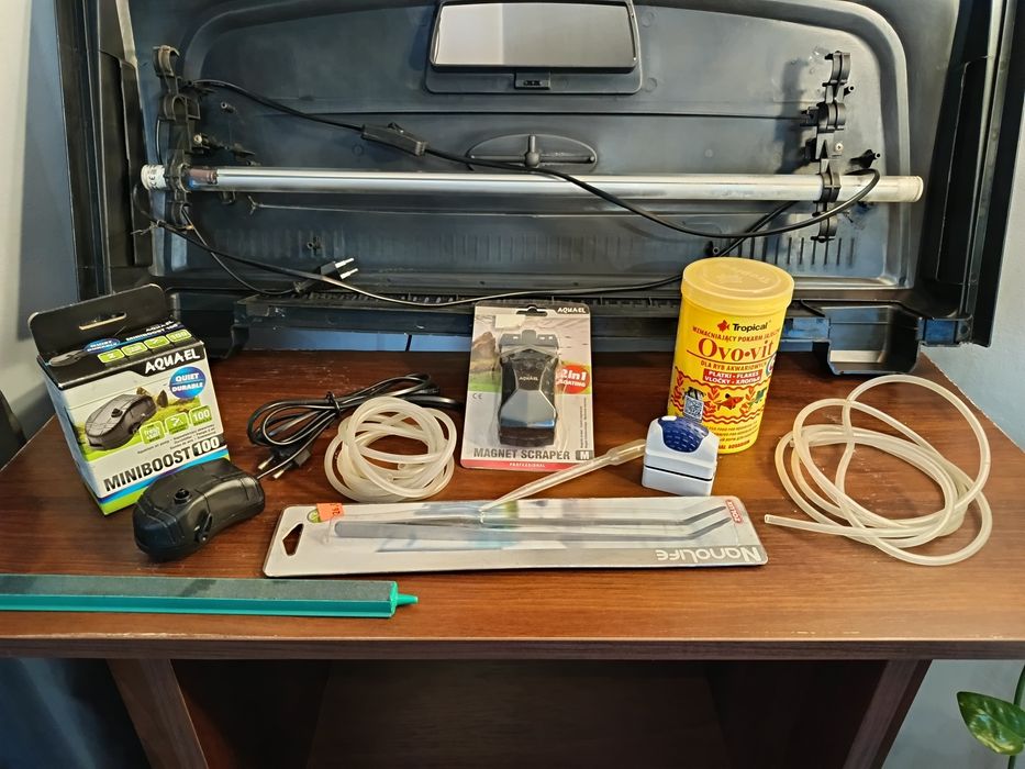 Akwarium 112 L (bez życia) z całym wyposażeniem i szafką