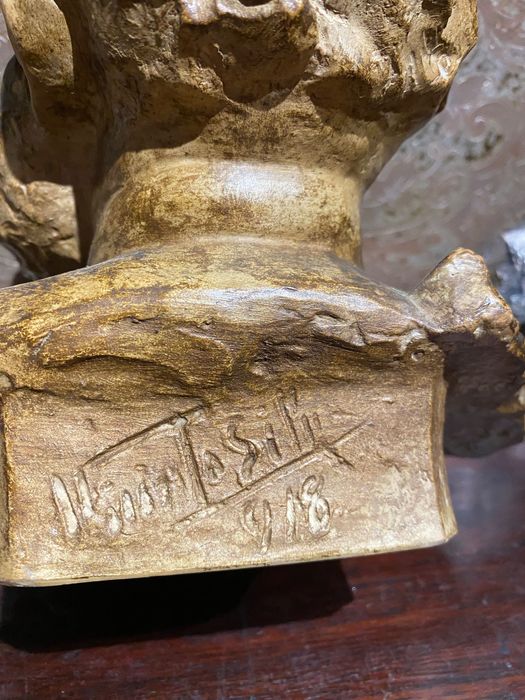 Escultura Busto Viriato Assinada e datada Viriato Silva 1918 25 cm