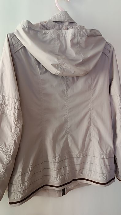 Куртка женская ветровка