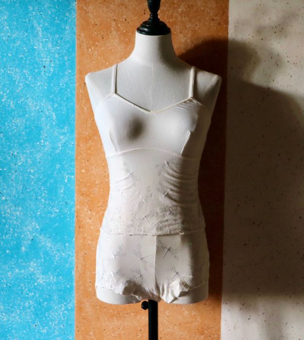 Комплект нижнего белья майка и трусики белый со стрекозами, р. s