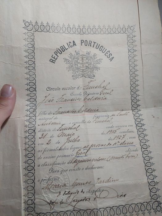 Certificado escolar antigo (anos 20)