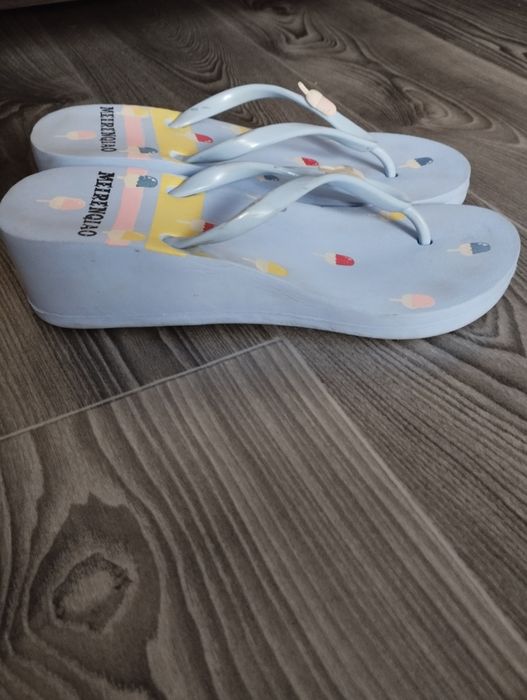 Вьетнамки , летняя обувь 38 размер.