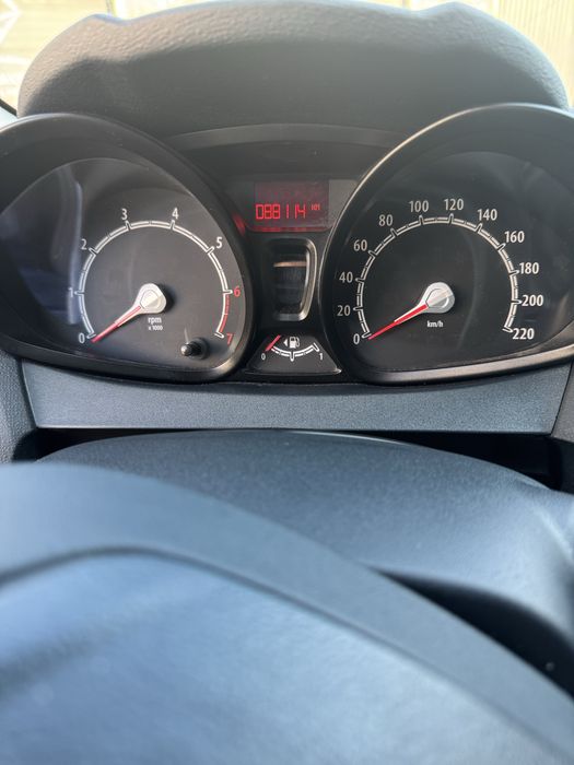 Ford Fiesta 2012 1.4 бензин автомат