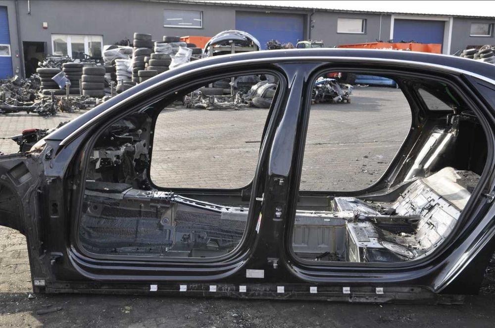 Четверть Audi A8 A8L D4 4H крило кузов разборка