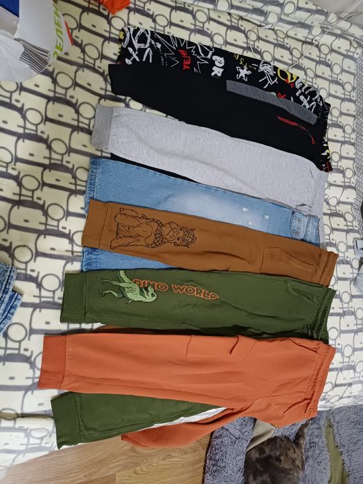 Вещи для мальчика 116-122. Курточки,штаны,джинсы, кофты