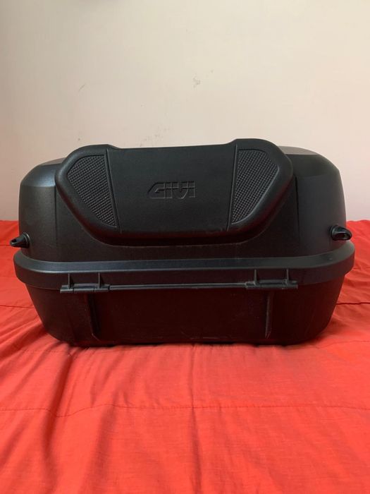 Продам центральний кофр Givi E43