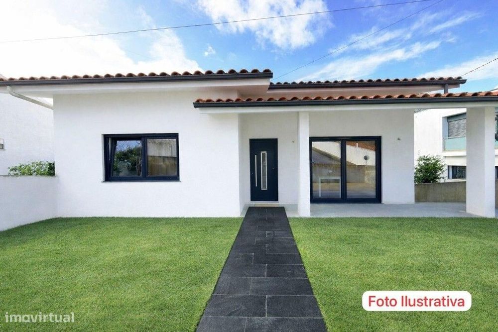 Moradia Isolada M4 com garagem em zona dos Carvalhais