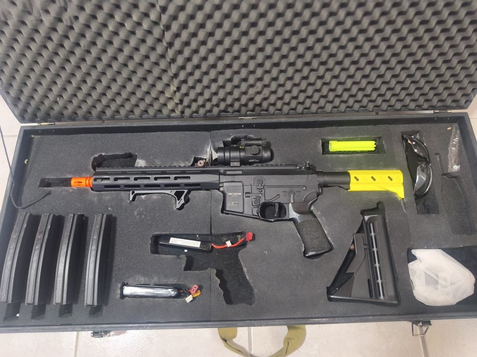 Arma de Airsoft. Pra vender logo cuida