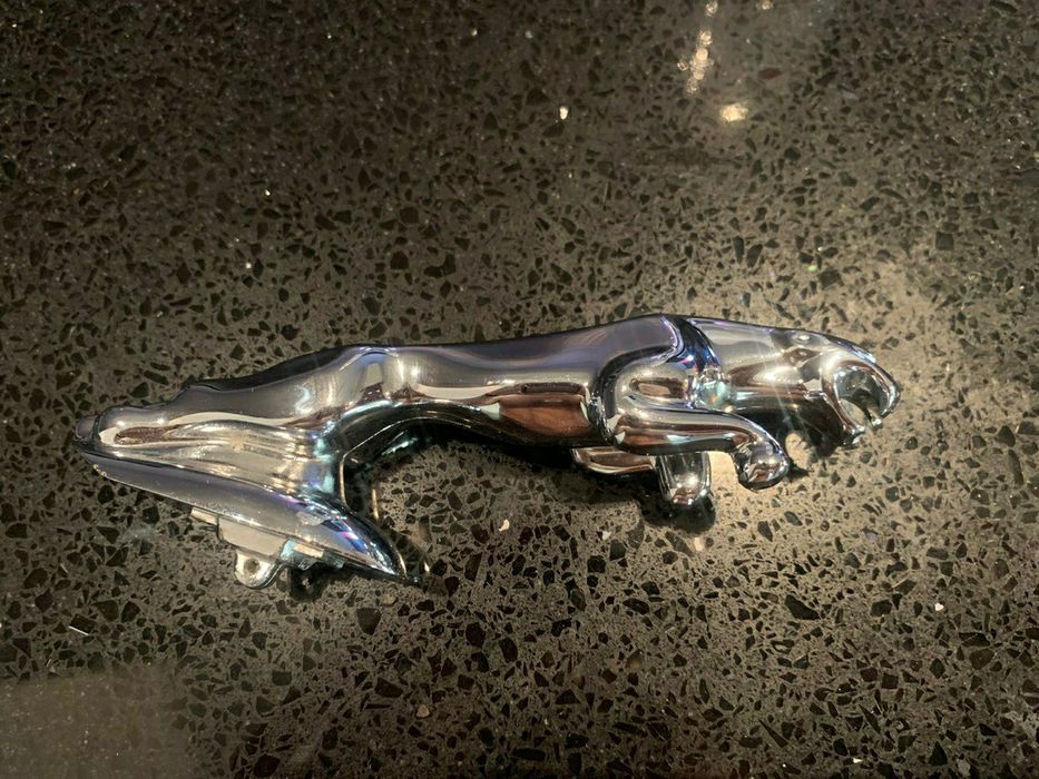 Значок Jaguar X-type