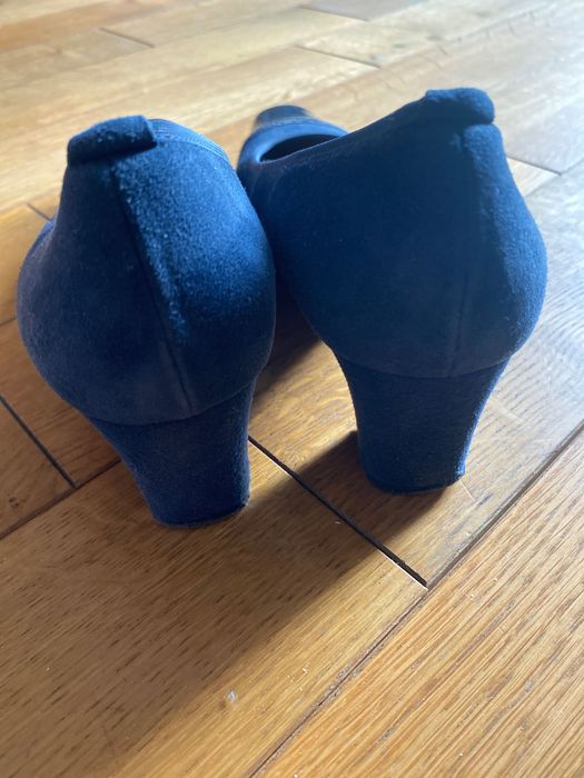 Damskie buty na niskim obcasie