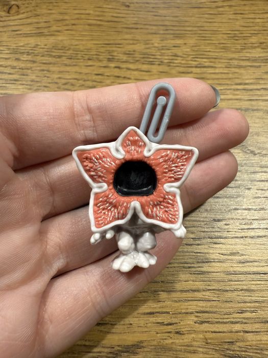 Boneco Stranger Things - Demogorgon Clip