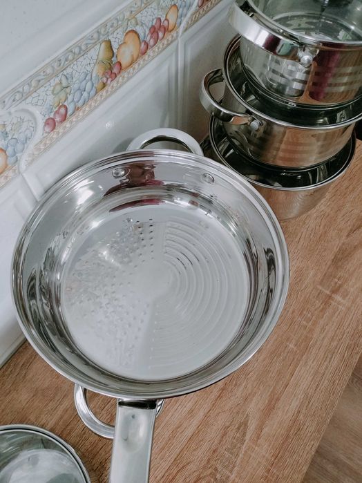 Jogo de panelas em aço inoxidável