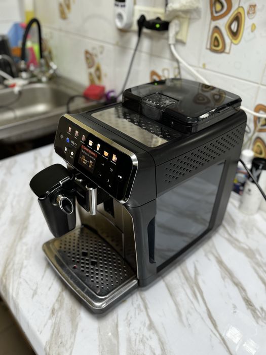 Зернова кавоварка Philips latte go 5400 супер стан