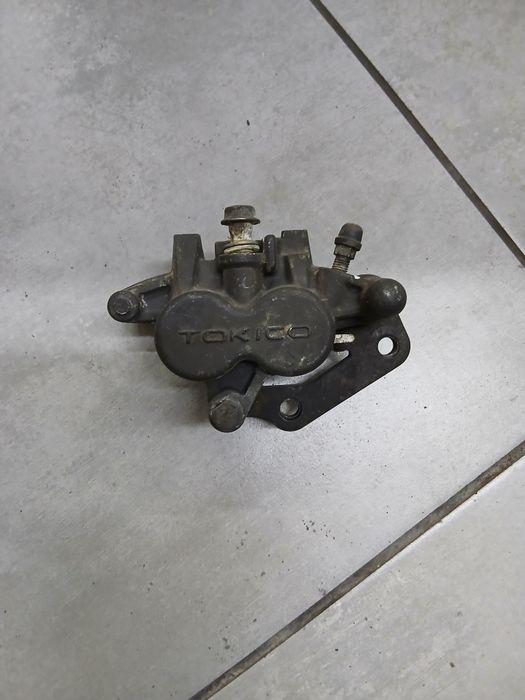 Zacisk hamulcowy prawy przód Suzuki DL 650 V-STROM