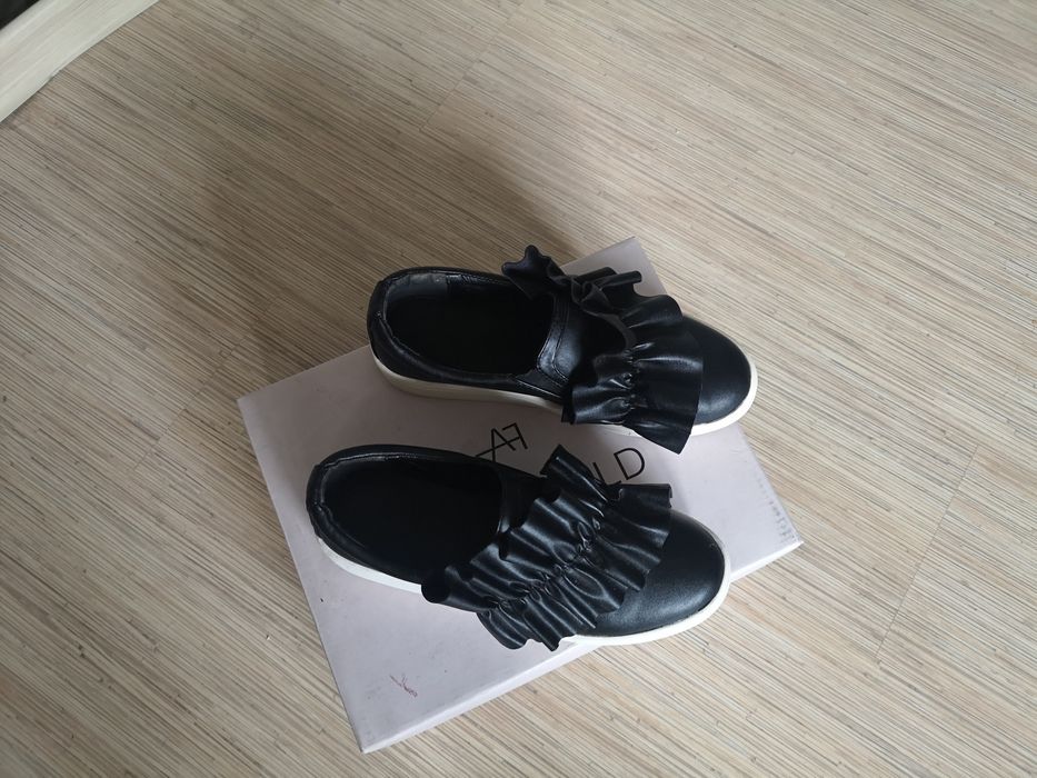 Półbuty wsuwane  firmy Missguided rozm. 38