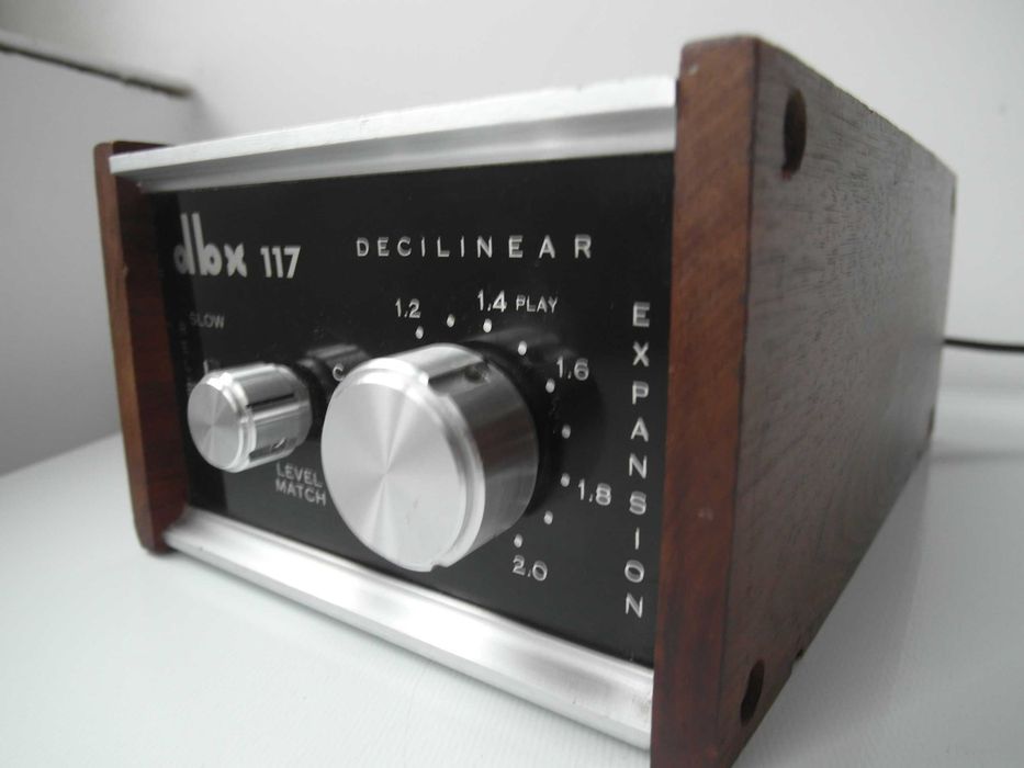 dbx 117 decylinear dynamic range expander reduktor szumu ekspander limiter  kompresor DBX117